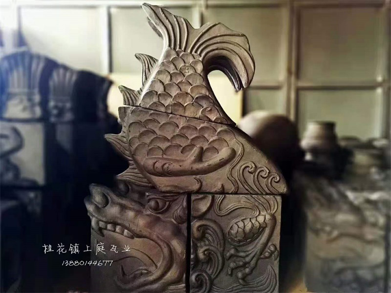 吻和龍、中堆